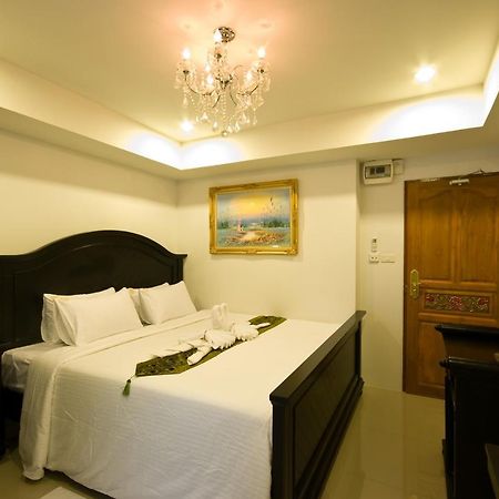 Richly Villa Bangkok Luaran gambar