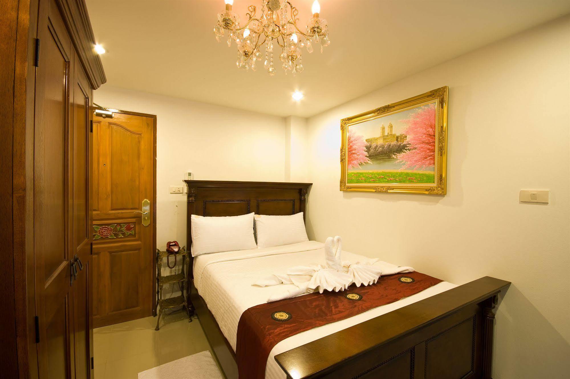 Richly Villa Bangkok Luaran gambar