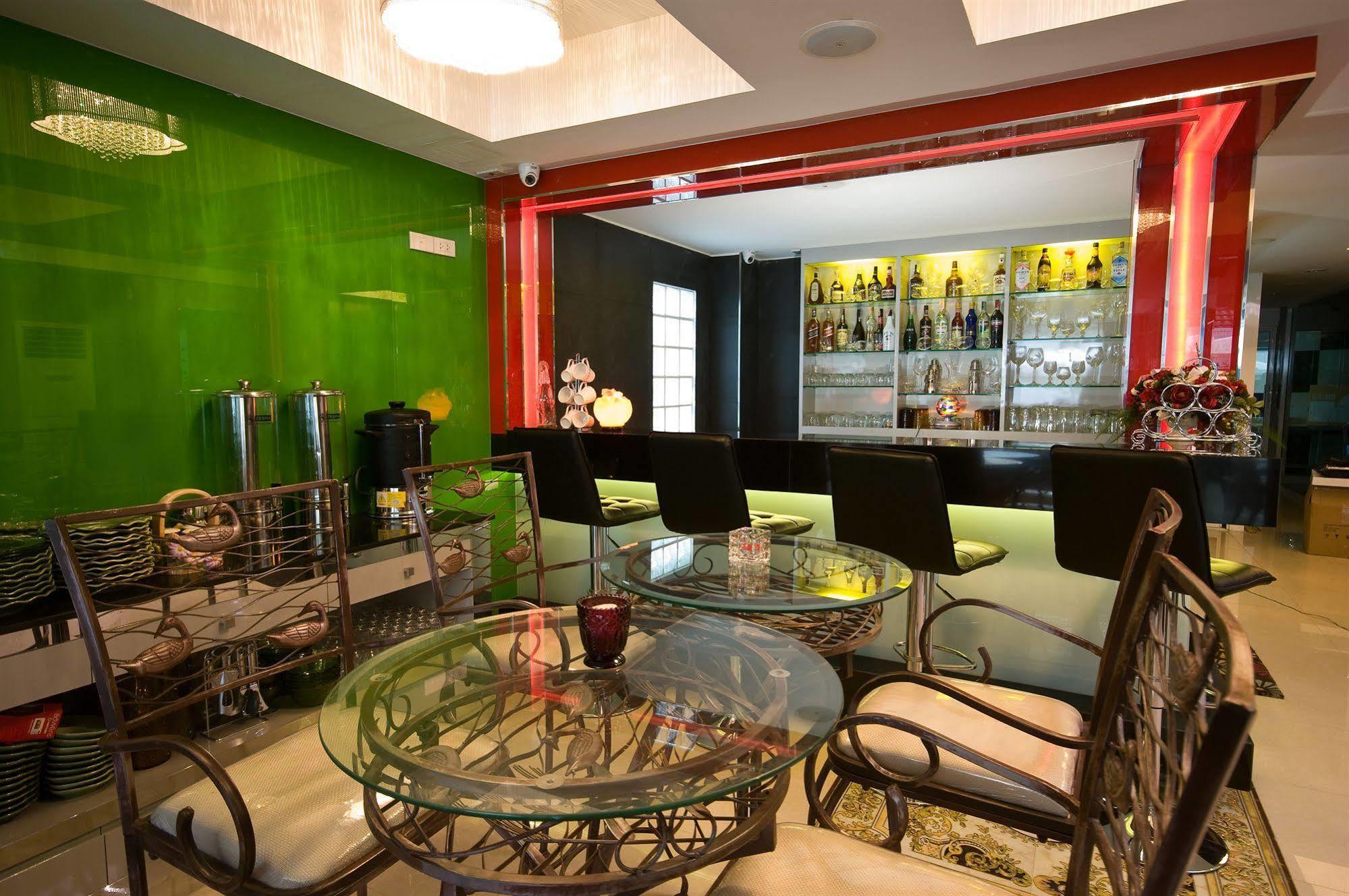 Richly Villa Bangkok Luaran gambar
