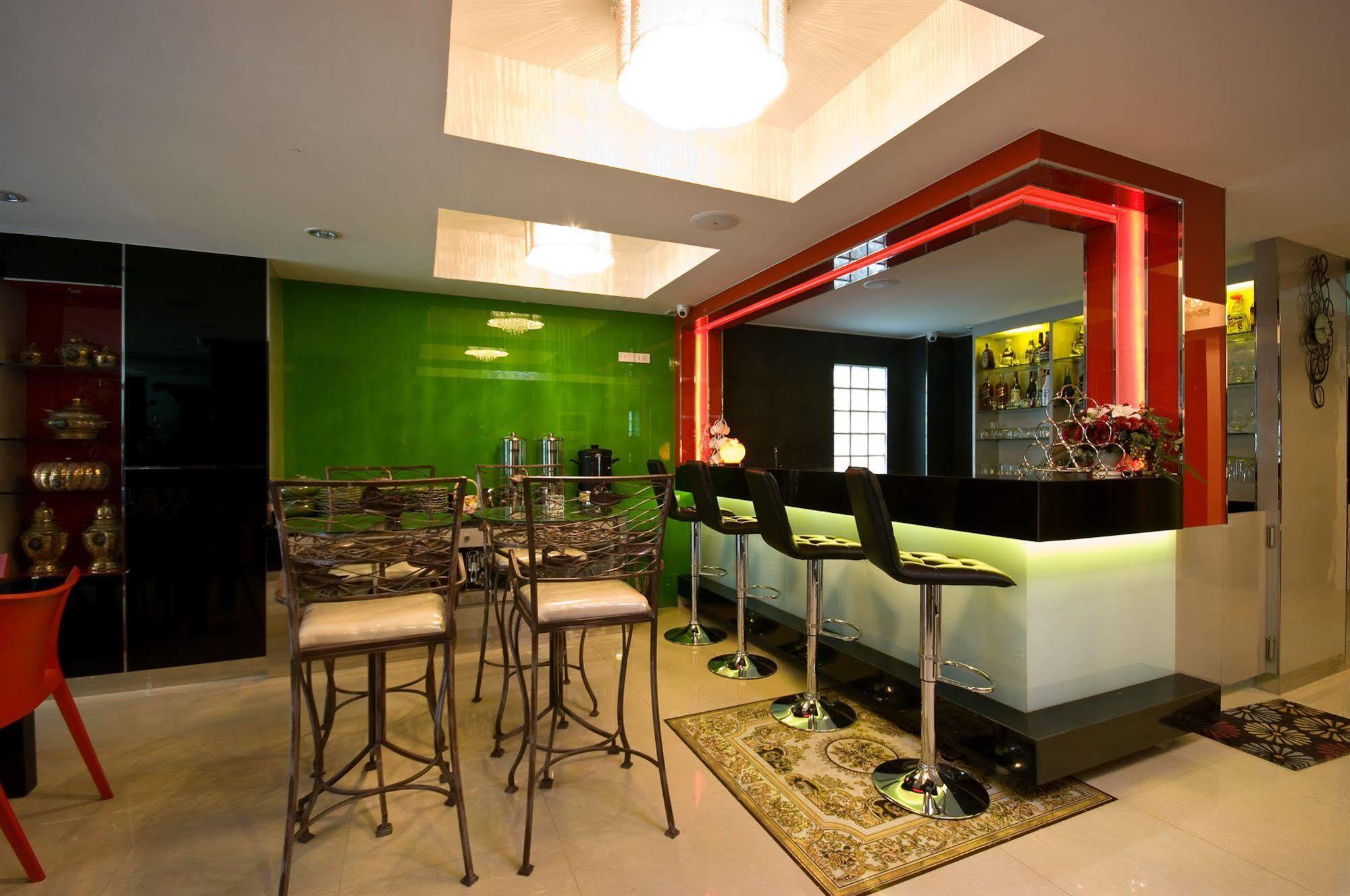 Richly Villa Bangkok Luaran gambar