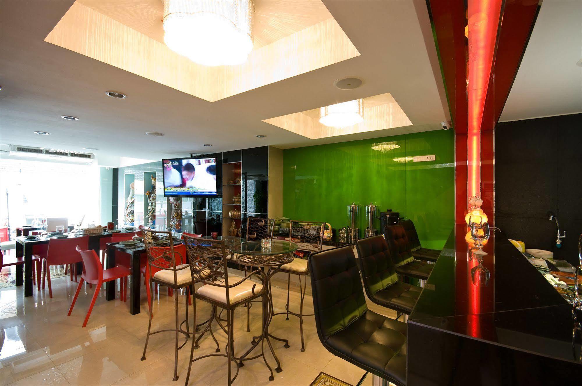 Richly Villa Bangkok Luaran gambar
